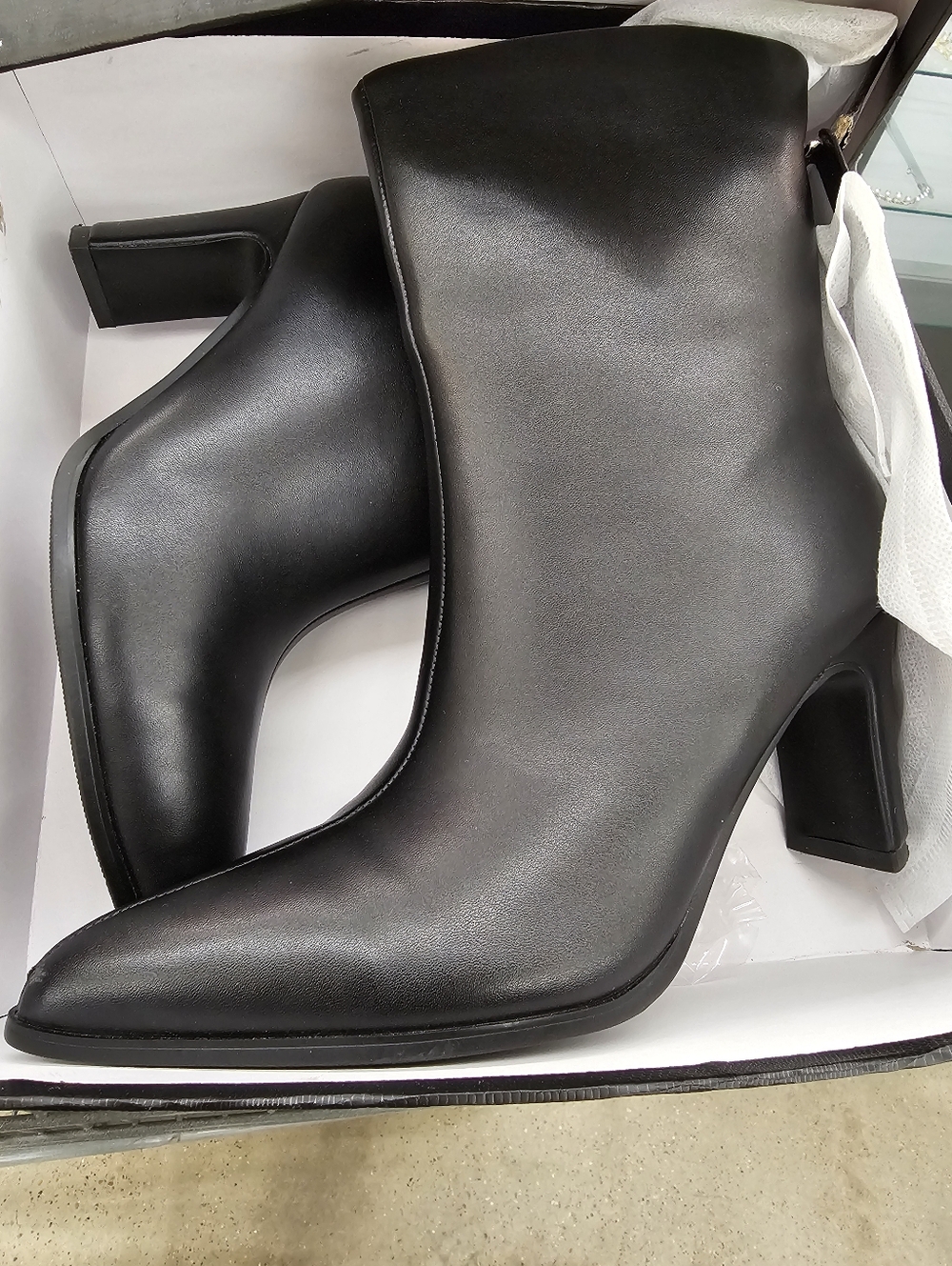 Classic Black Women's Ankle Boots - Sleek Pointed Toe